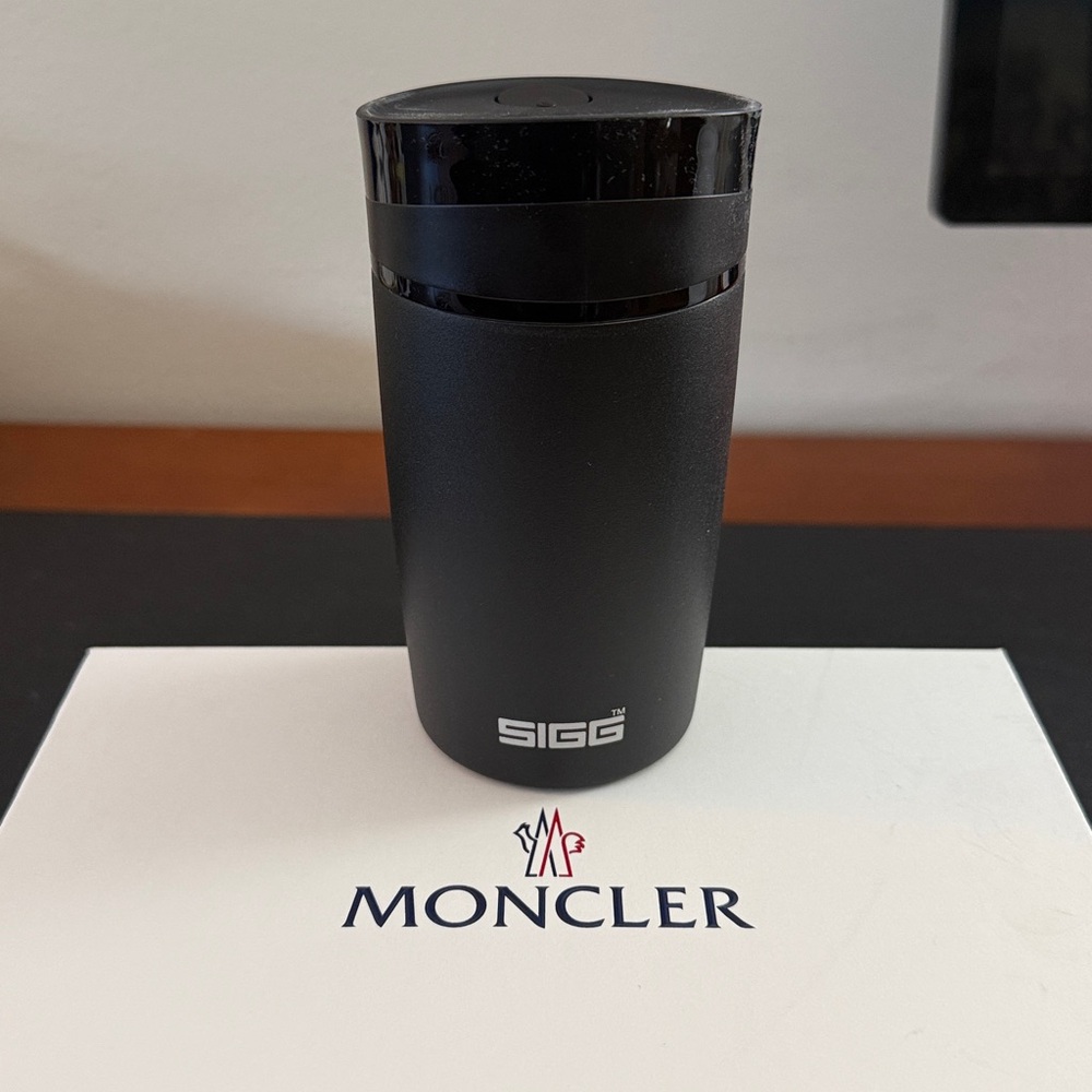 Moncler & SIGG travel thermos.  NIB . Black.